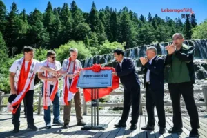 Cultural exchange in Jiuzhaigou Valley